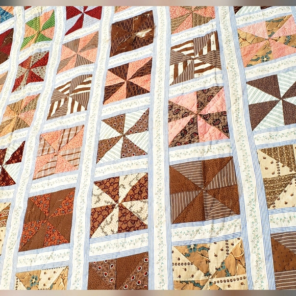 1800s Quilt multiple patterned fabric - Picture 3 of 16